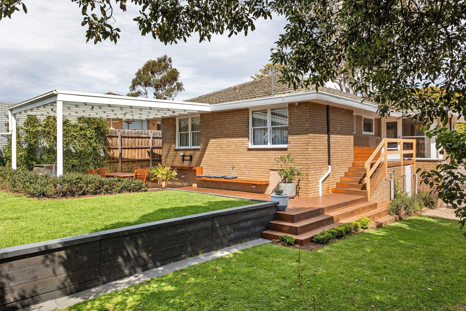 6 Pericoe Street, Frankston, 3199