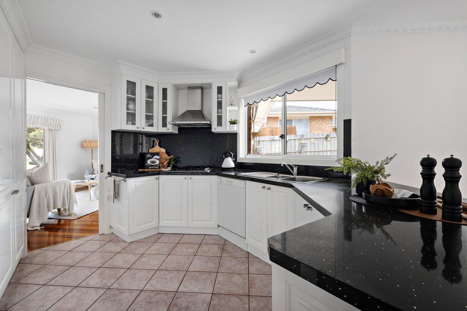 6 Sundown Walk, Frankston South, 3199