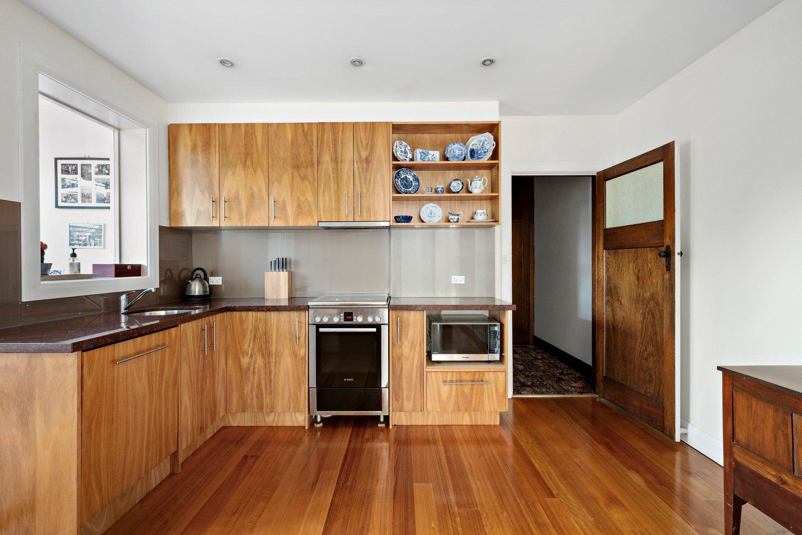 6 Warra Street, Toorak, 3142