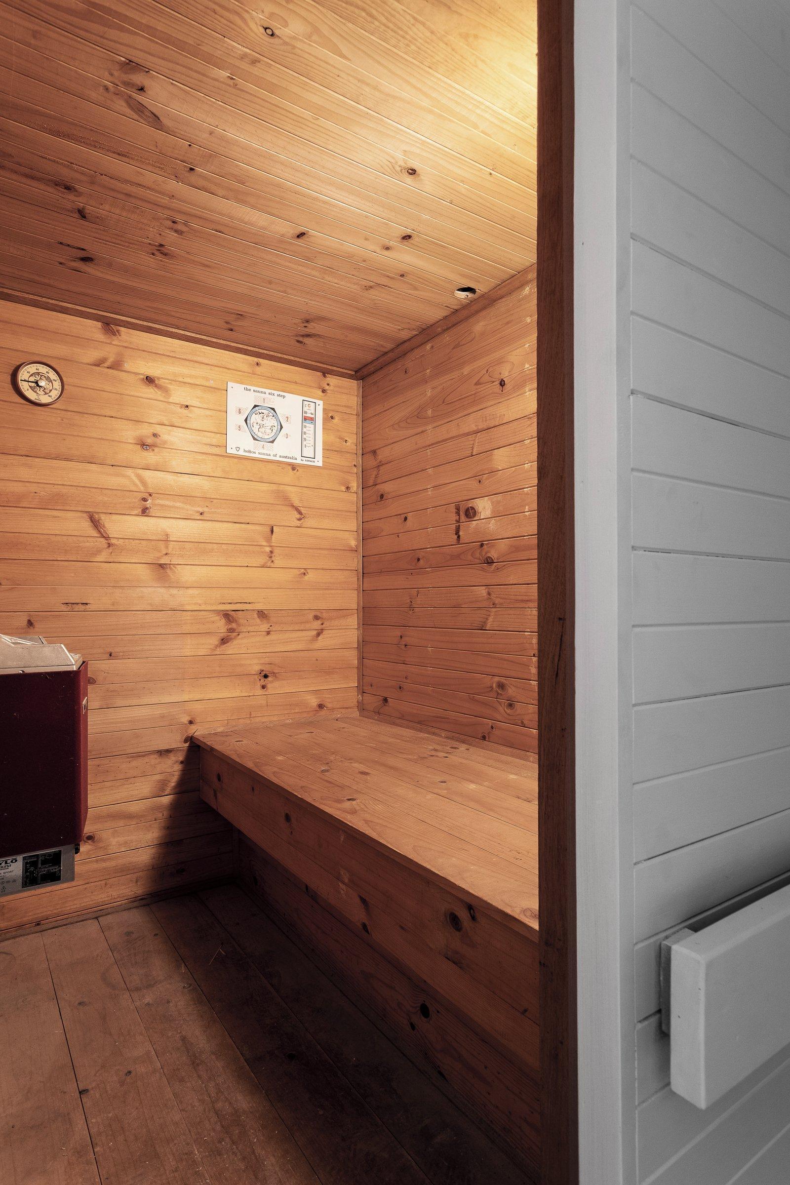 6 Woodside Crescent, Toorak, 3142