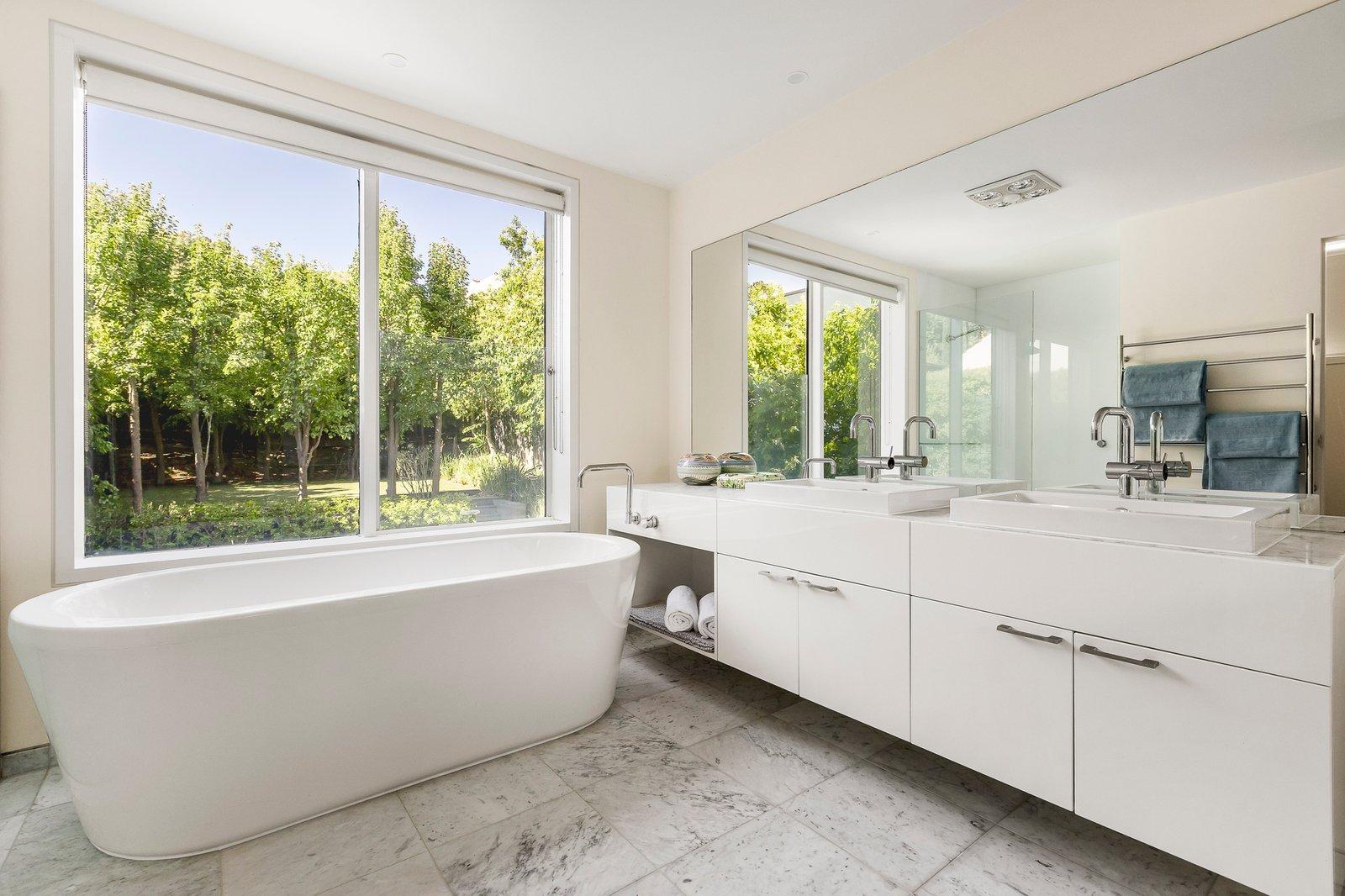 6 Yarravale Road, Kew, 3101