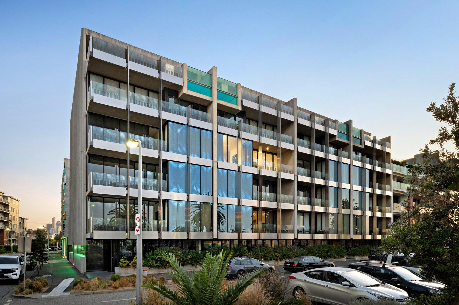 6/2 Esplanade East, Port Melbourne, 3207