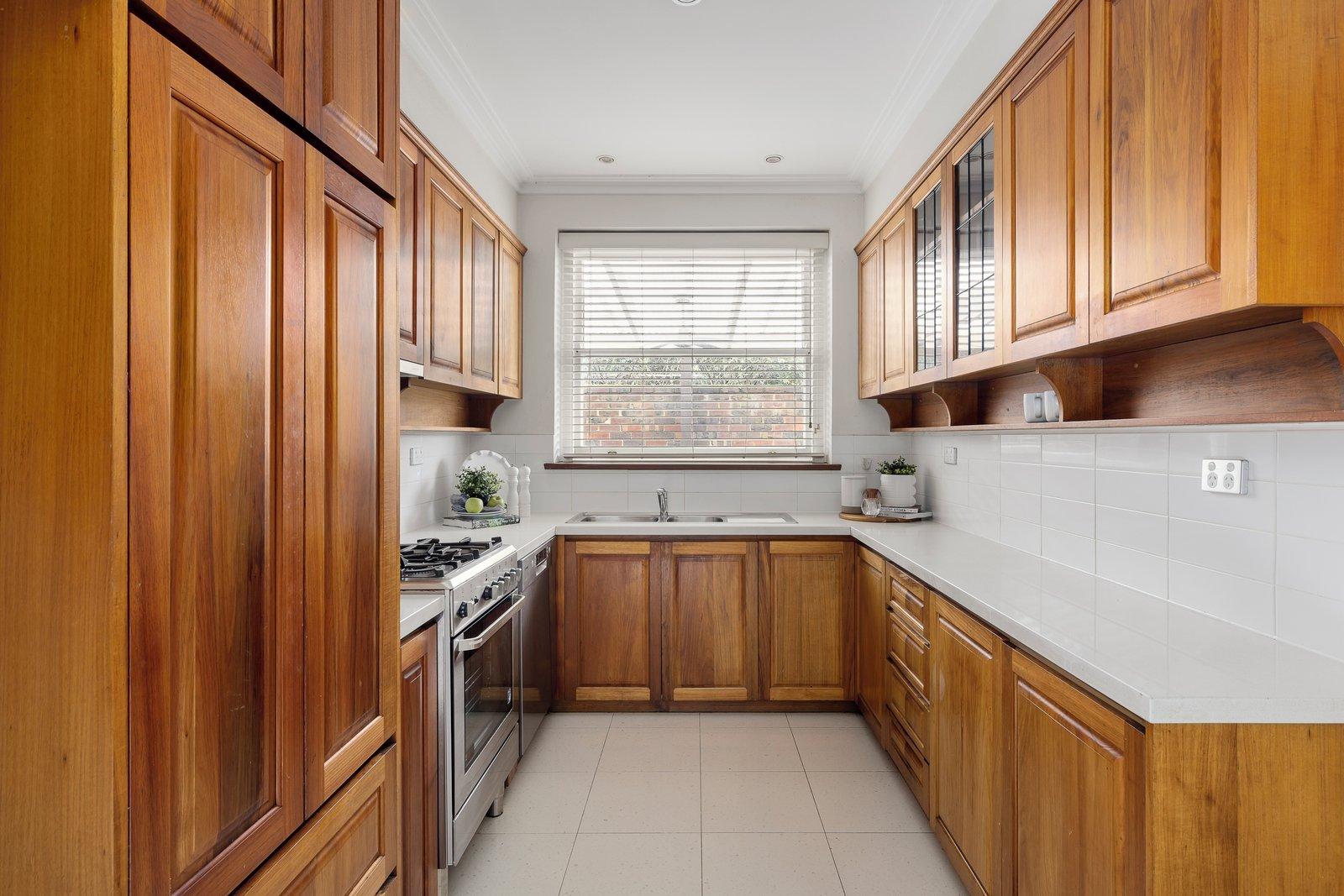 64 Summerhill Road, Glen Iris, 3146