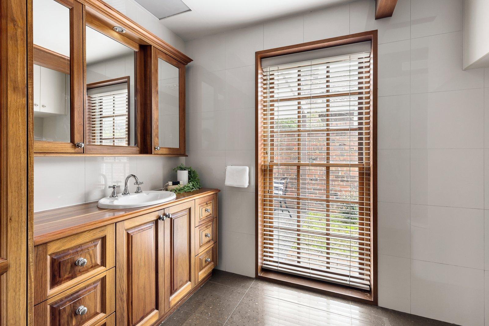 64 Summerhill Road, Glen Iris, 3146