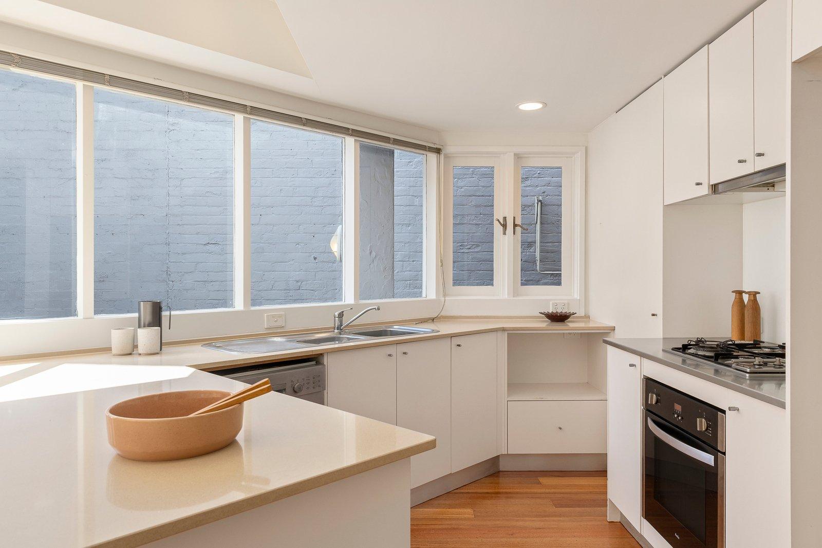 65 Fairbairn Road, Toorak, 3142