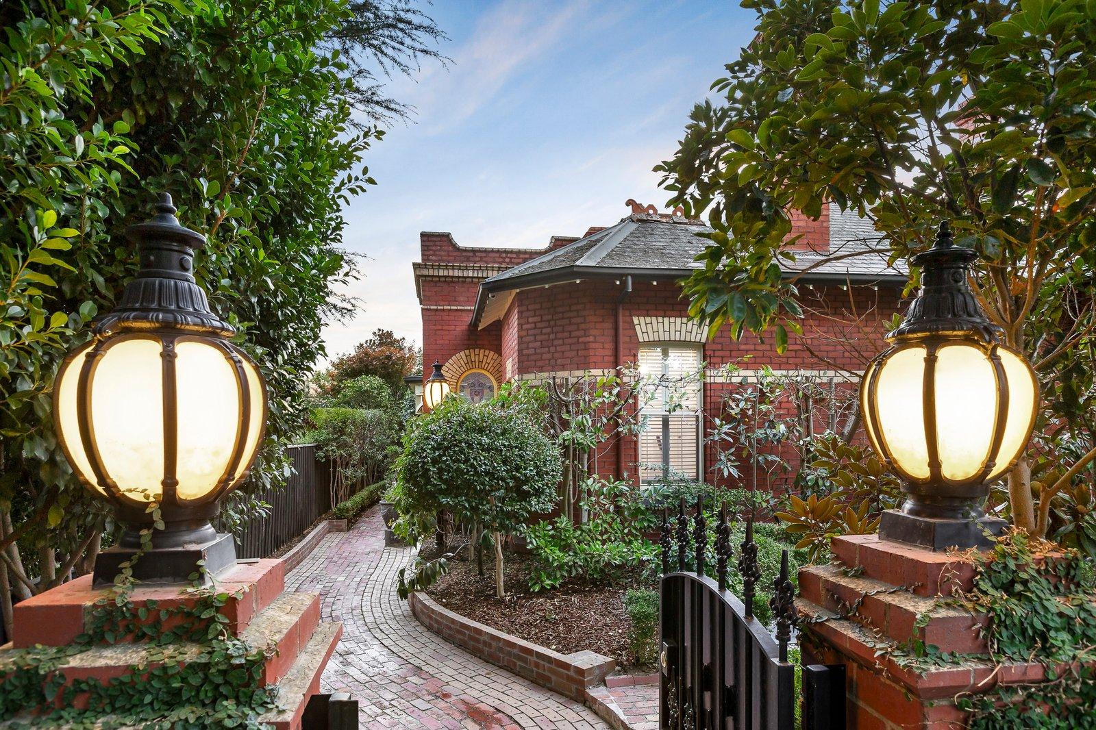 7 Barrington Avenue, Kew, 3101