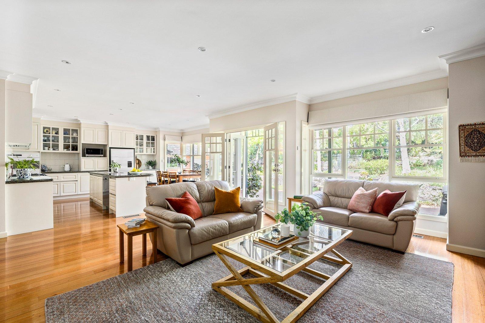 7 Carlyle Crescent, Mont Albert, 3127