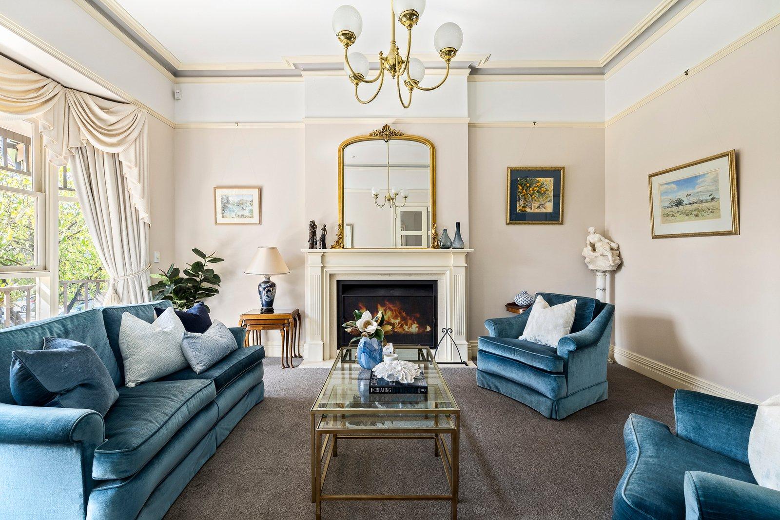 7 Carlyle Crescent, Mont Albert, 3127