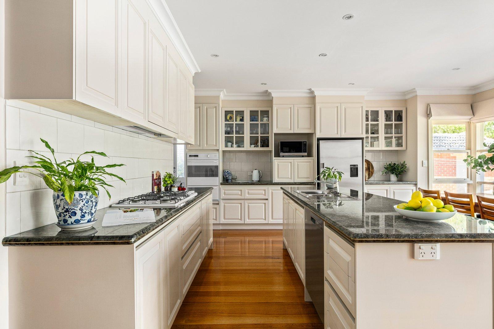 7 Carlyle Crescent, Mont Albert, 3127