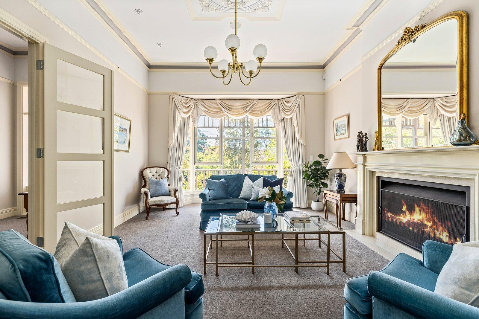 7 Carlyle Crescent, Mont Albert, 3127