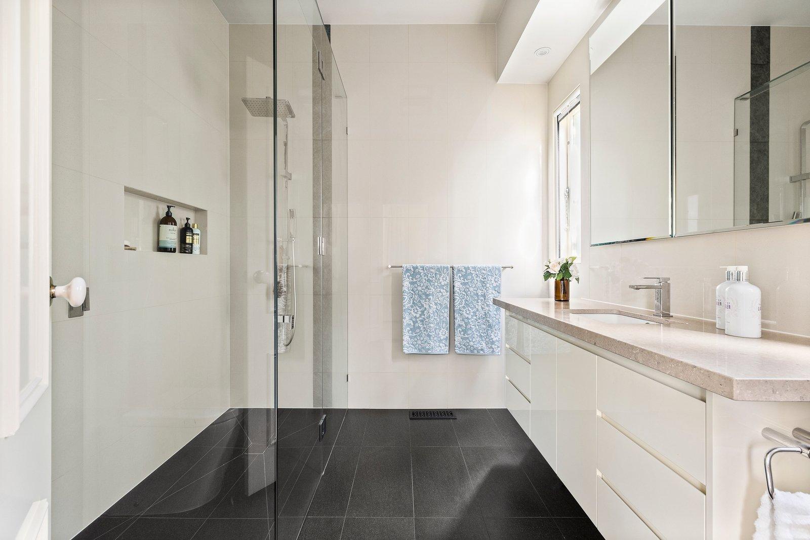 7 Carlyle Crescent, Mont Albert, 3127