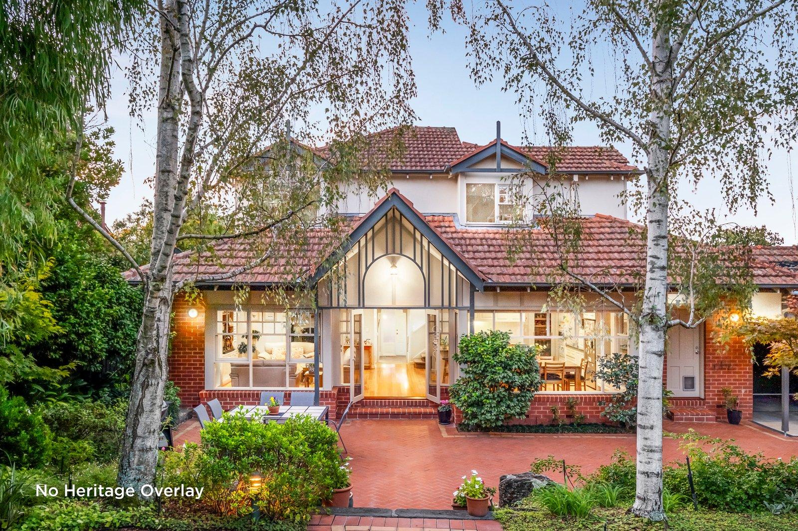 7 Carlyle Crescent, Mont Albert, 3127