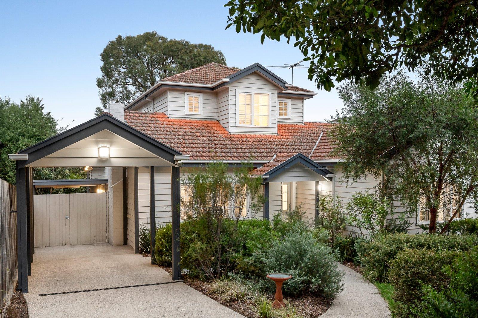 7 Sutton Parade, Mont Albert North, 3129