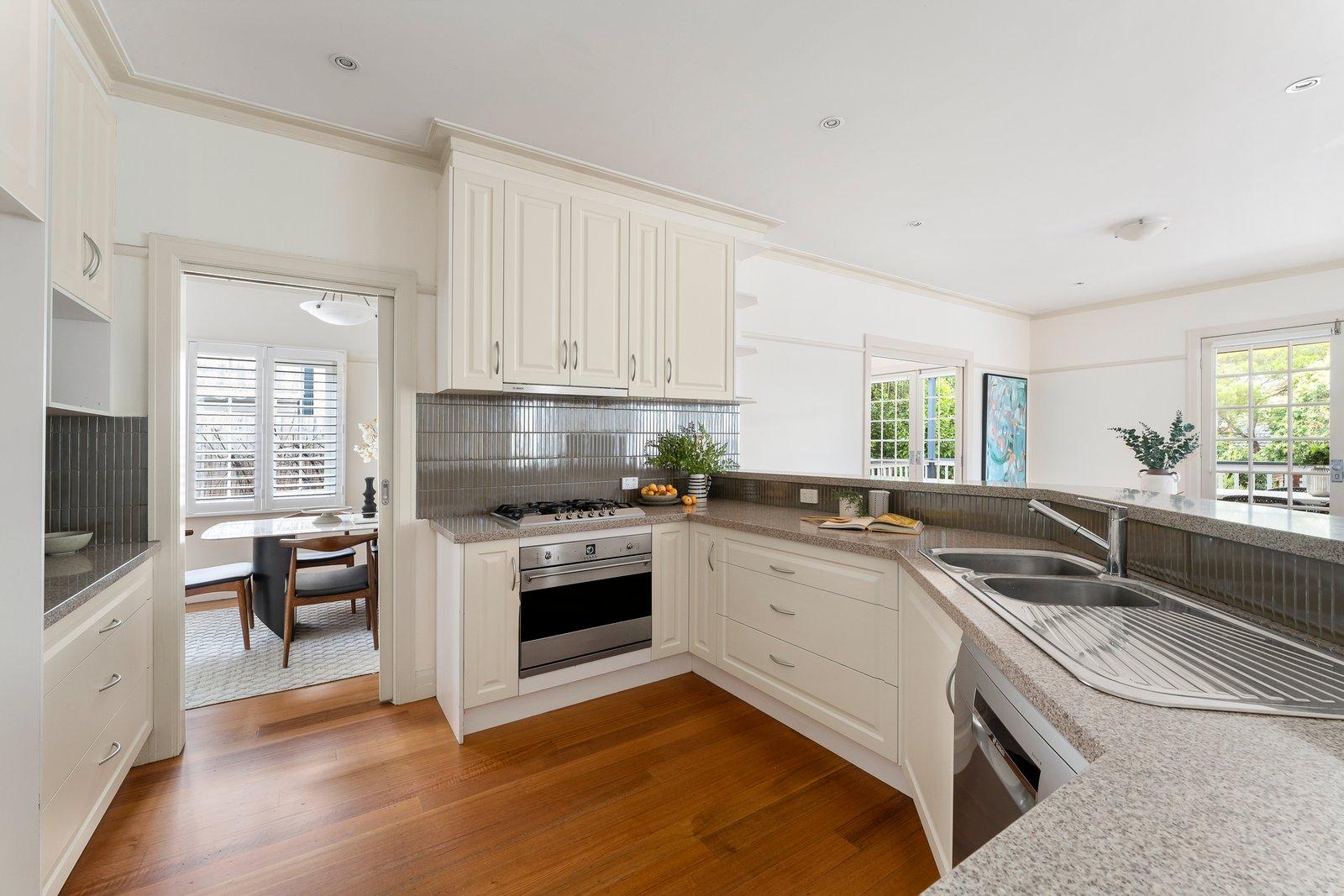 7 Sutton Parade, Mont Albert North, 3129