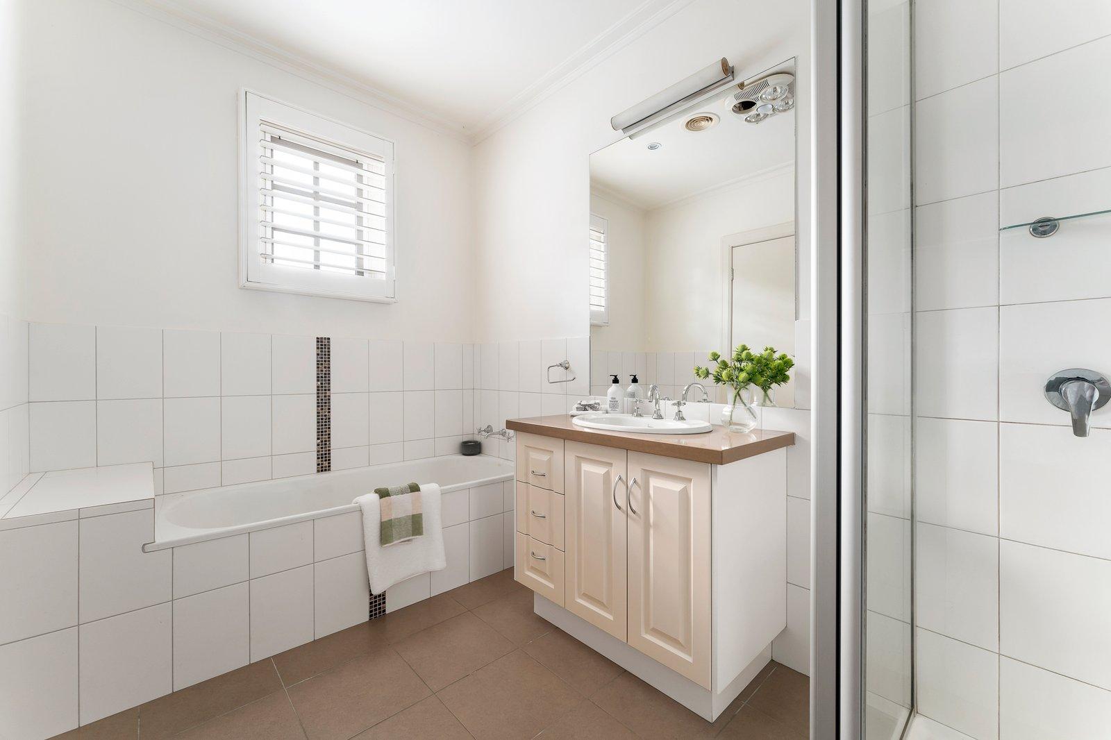 7 Sutton Parade, Mont Albert North, 3129