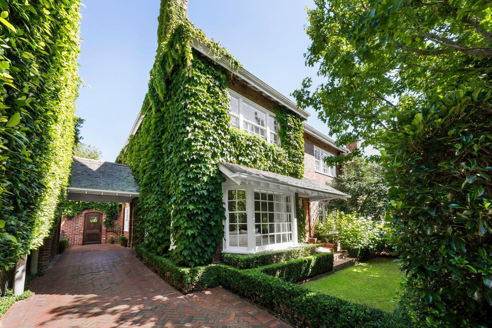 7 Yarradale Road, Toorak, 3142