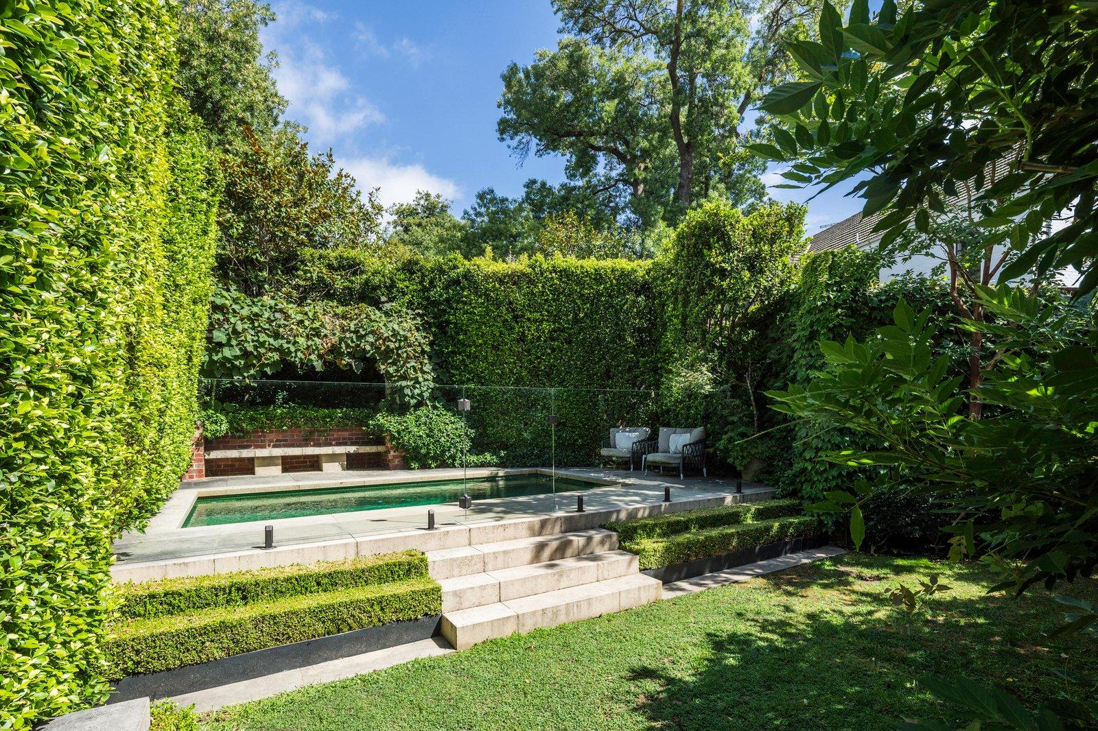 7 Yarradale Road, Toorak, 3142