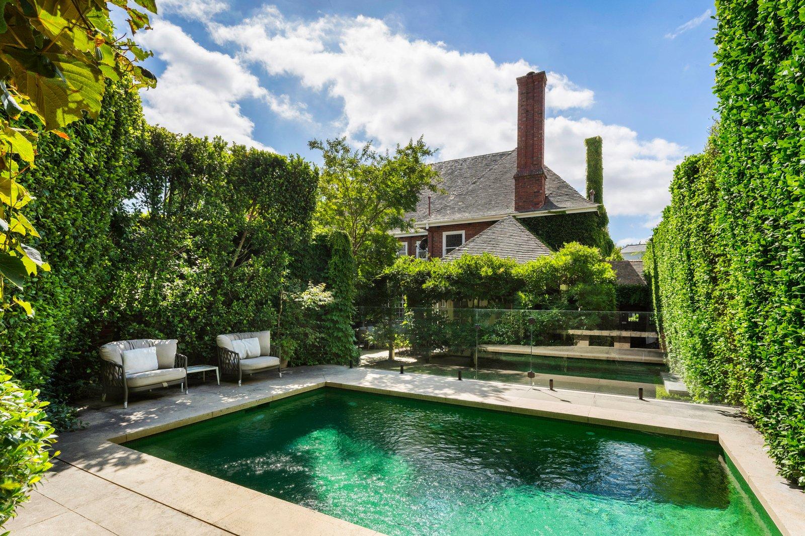 7 Yarradale Road, Toorak, 3142