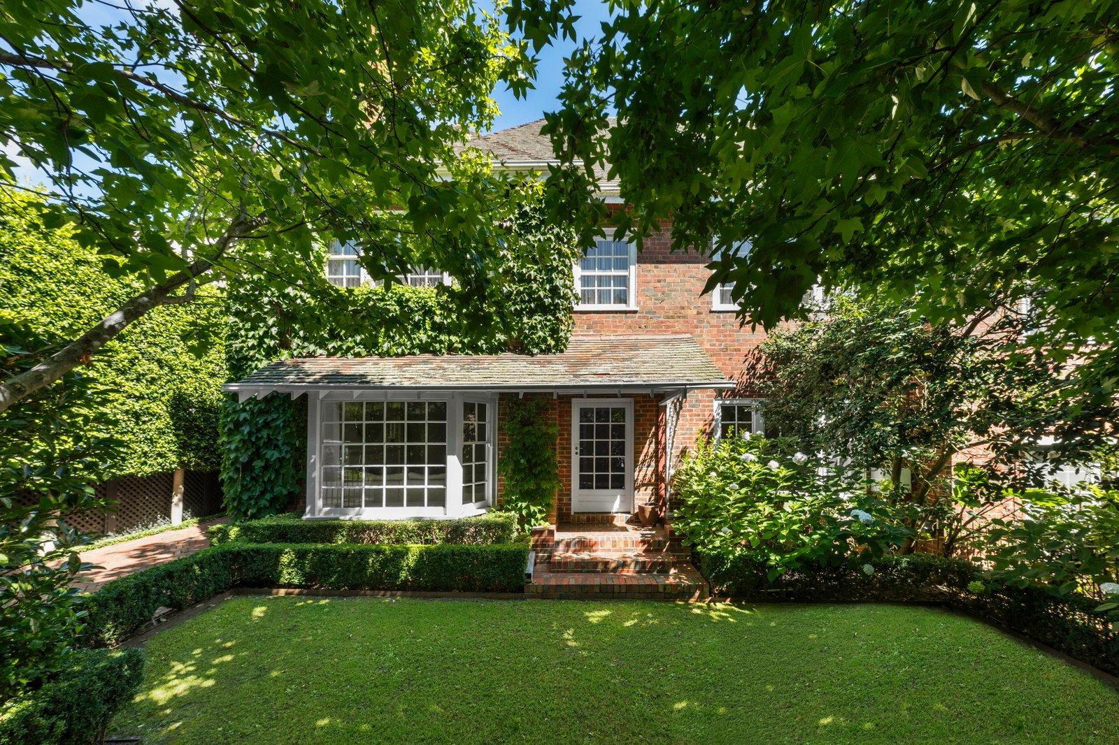 7 Yarradale Road, Toorak, 3142