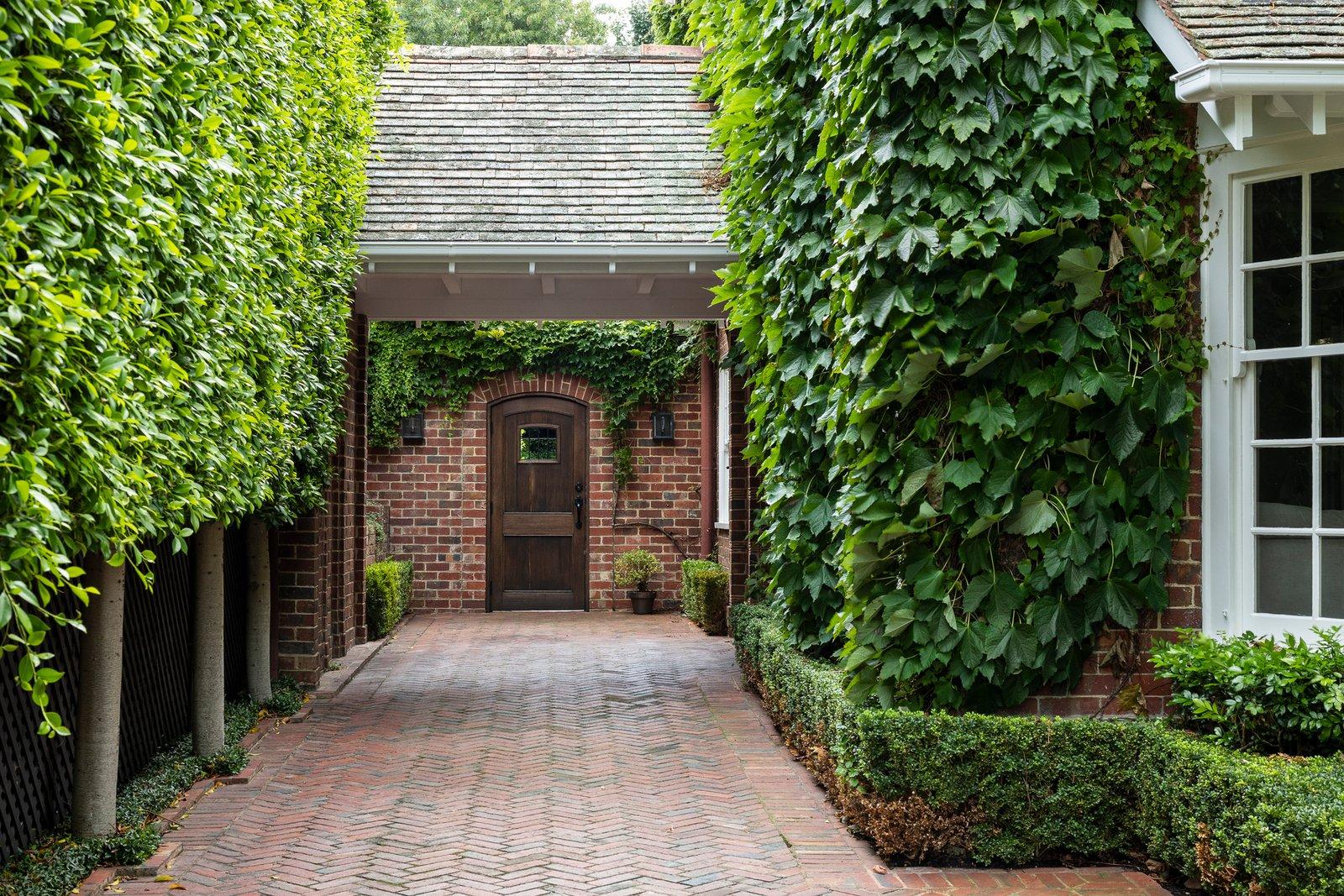 7 Yarradale Road, Toorak, 3142