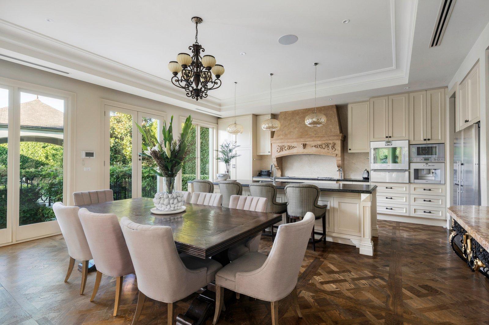 8 Montrose Court, Toorak, 3142