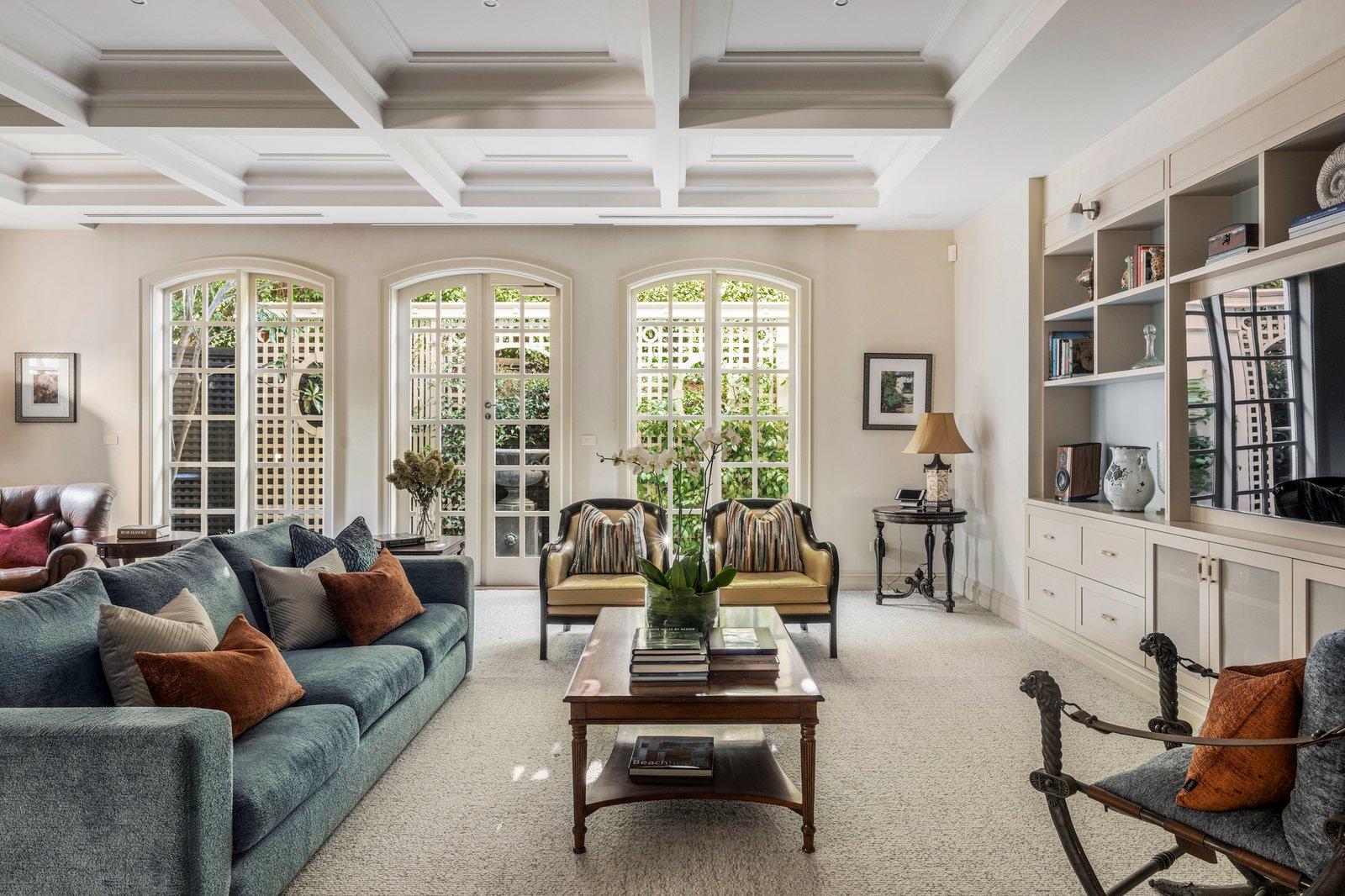 8 Montrose Court, Toorak, 3142