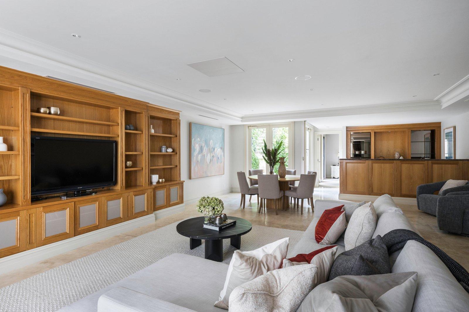 8 Montrose Court, Toorak, 3142