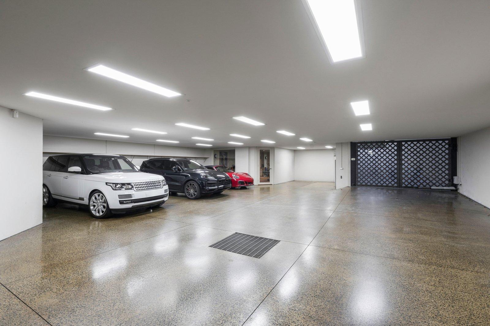 8 Montrose Court, Toorak, 3142