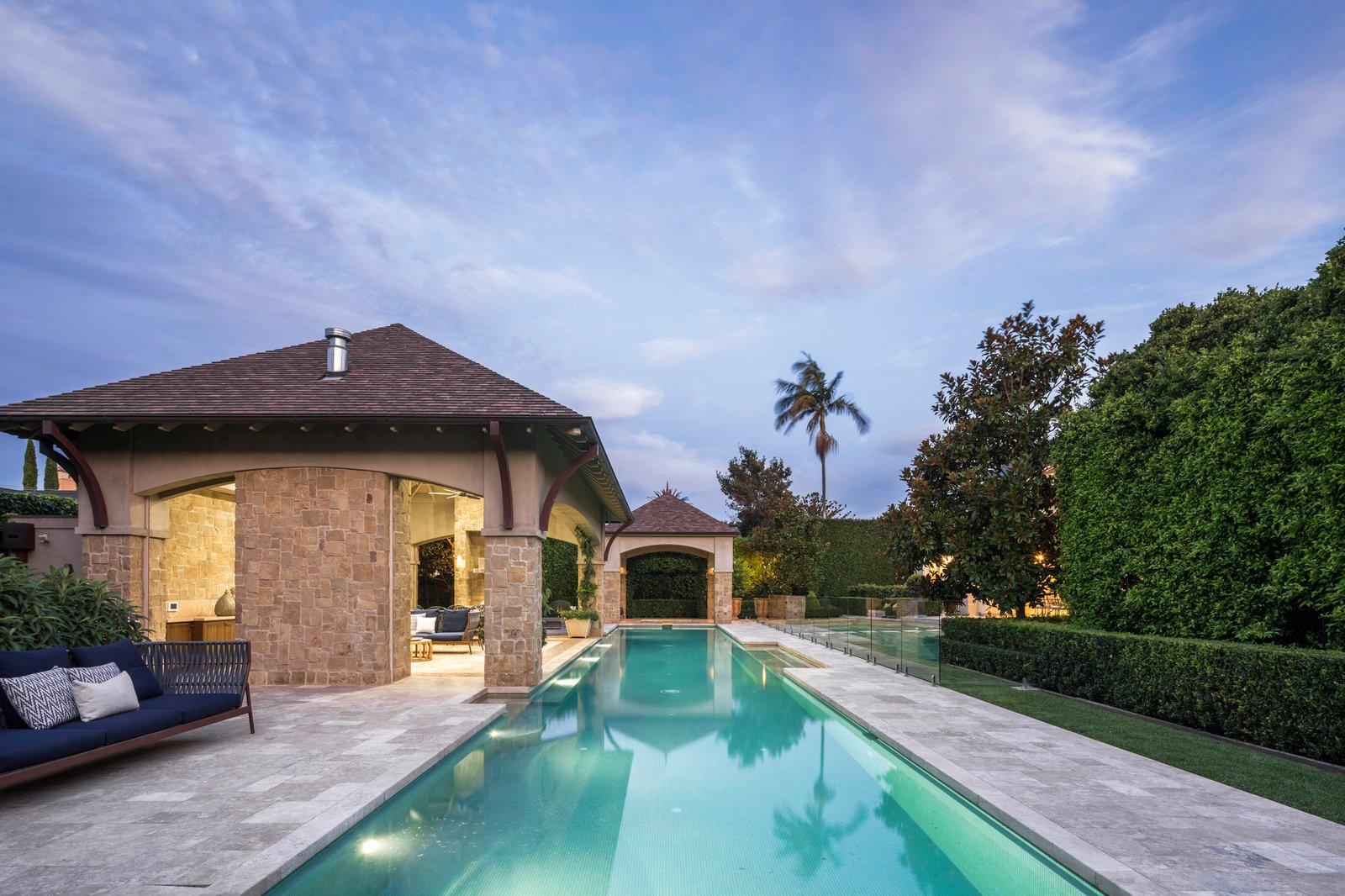 8 Montrose Court, Toorak, 3142