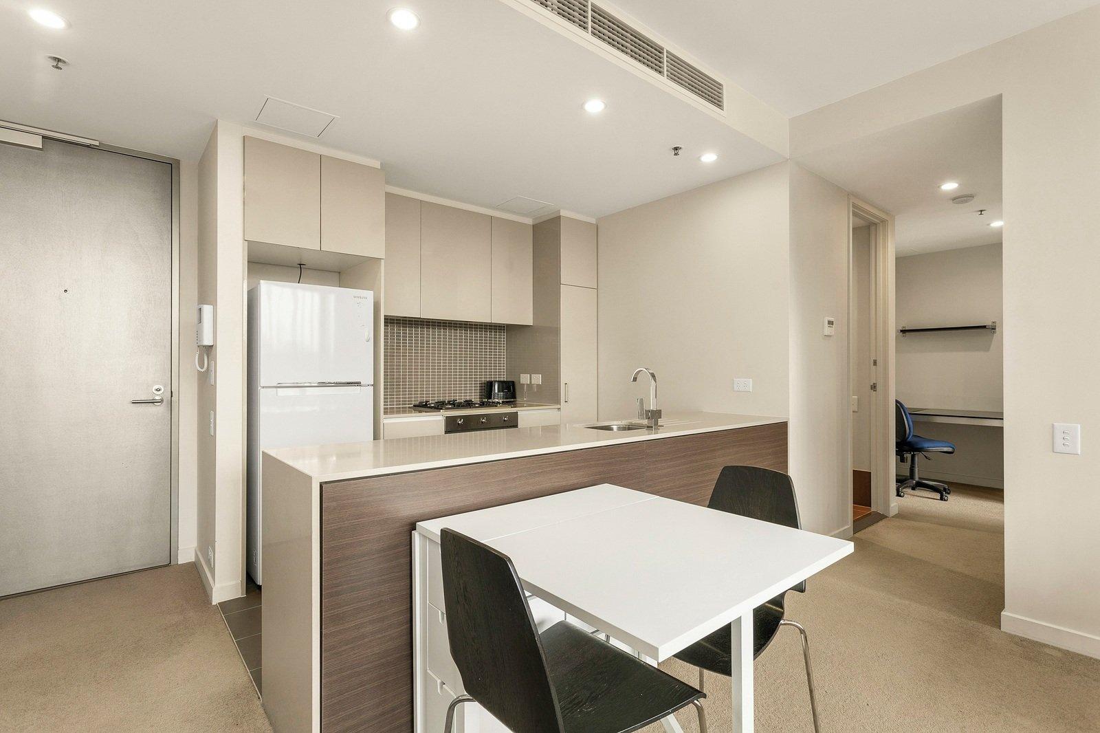 801/70 Queens Road, Melbourne, 3000