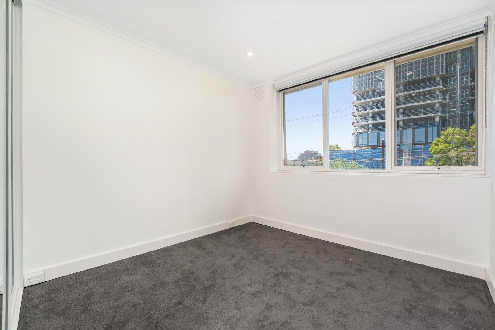 8/12 Madden Grove, Burnley, 3121