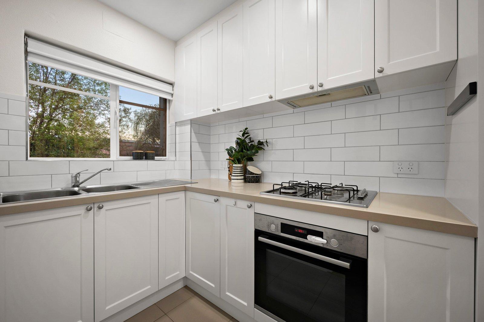 8/289 Barkly Street, St Kilda, 3182