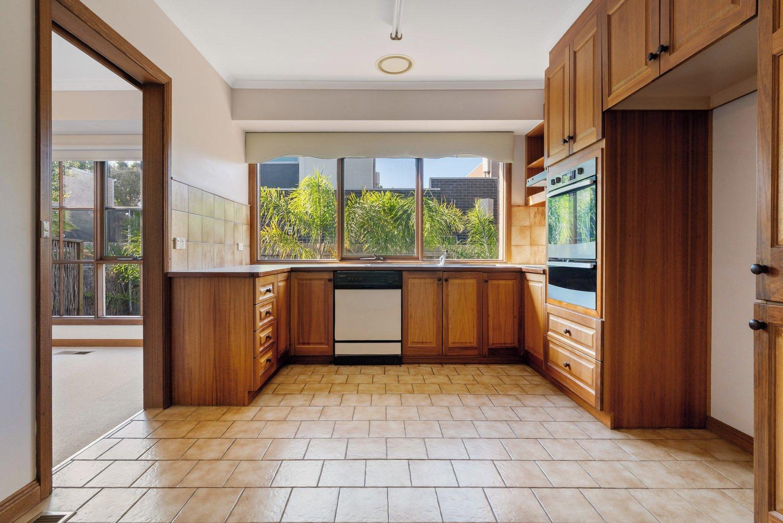 8/42-46 Tanti Avenue, Mornington, 3931