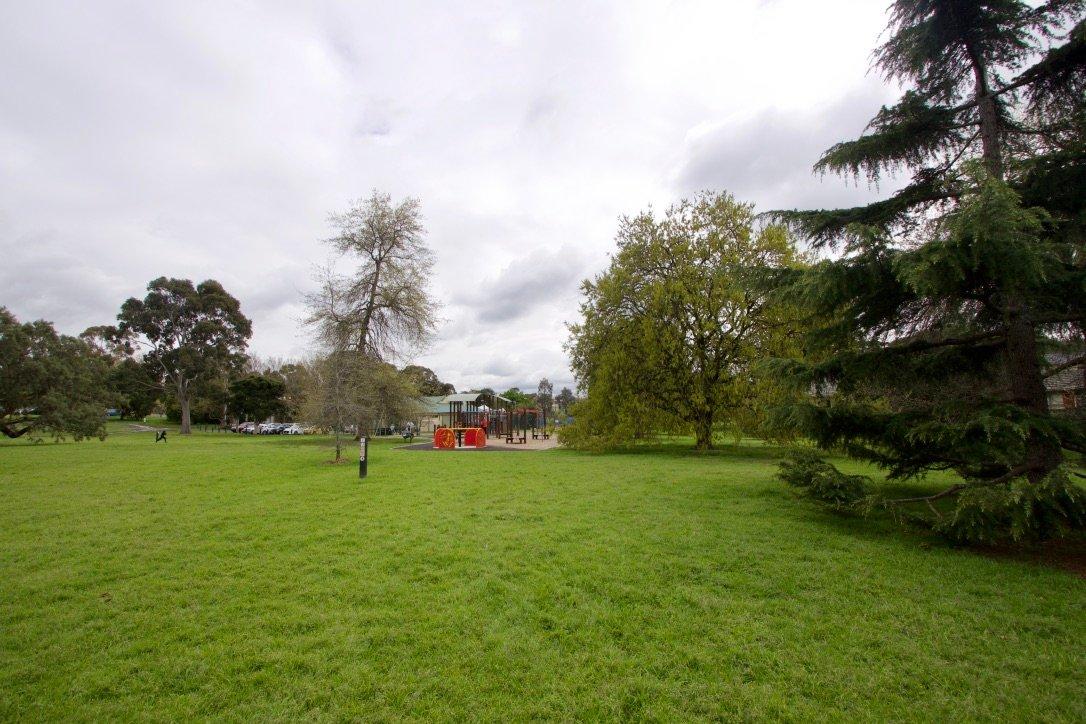 8/5 Willow Grove, Canterbury, 3126