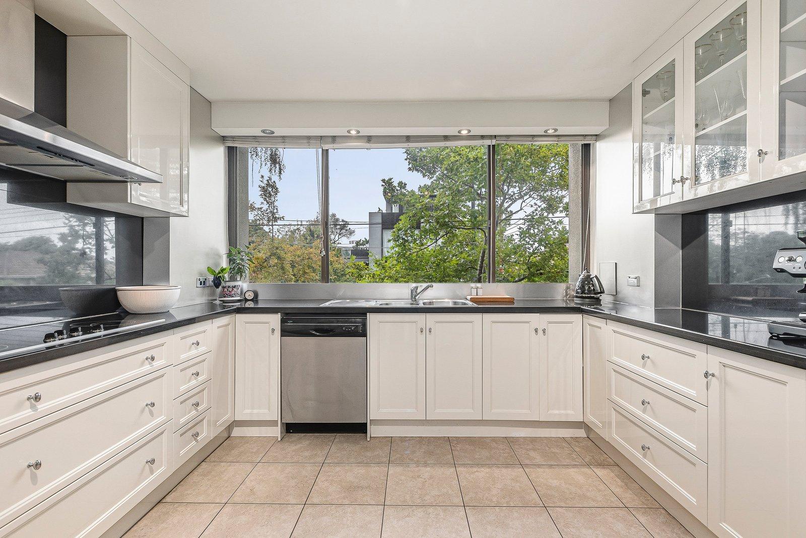 8/703 Orrong Road, Toorak, 3142