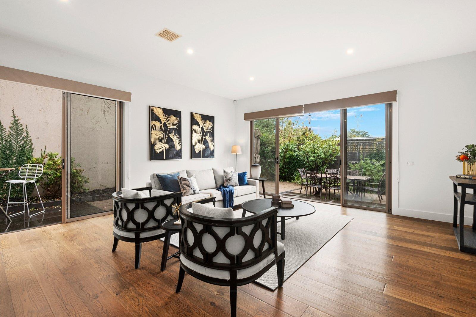 9 Manniche Avenue, Mont Albert North, 3129