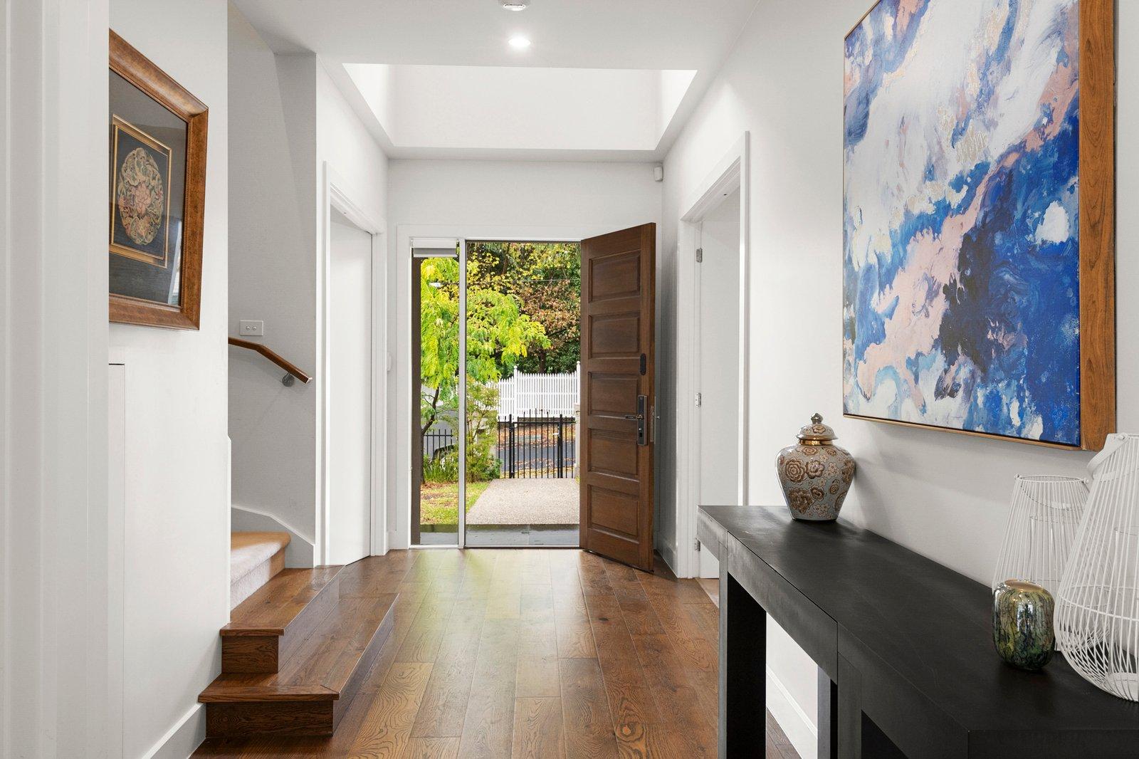 9 Manniche Avenue, Mont Albert North, 3129