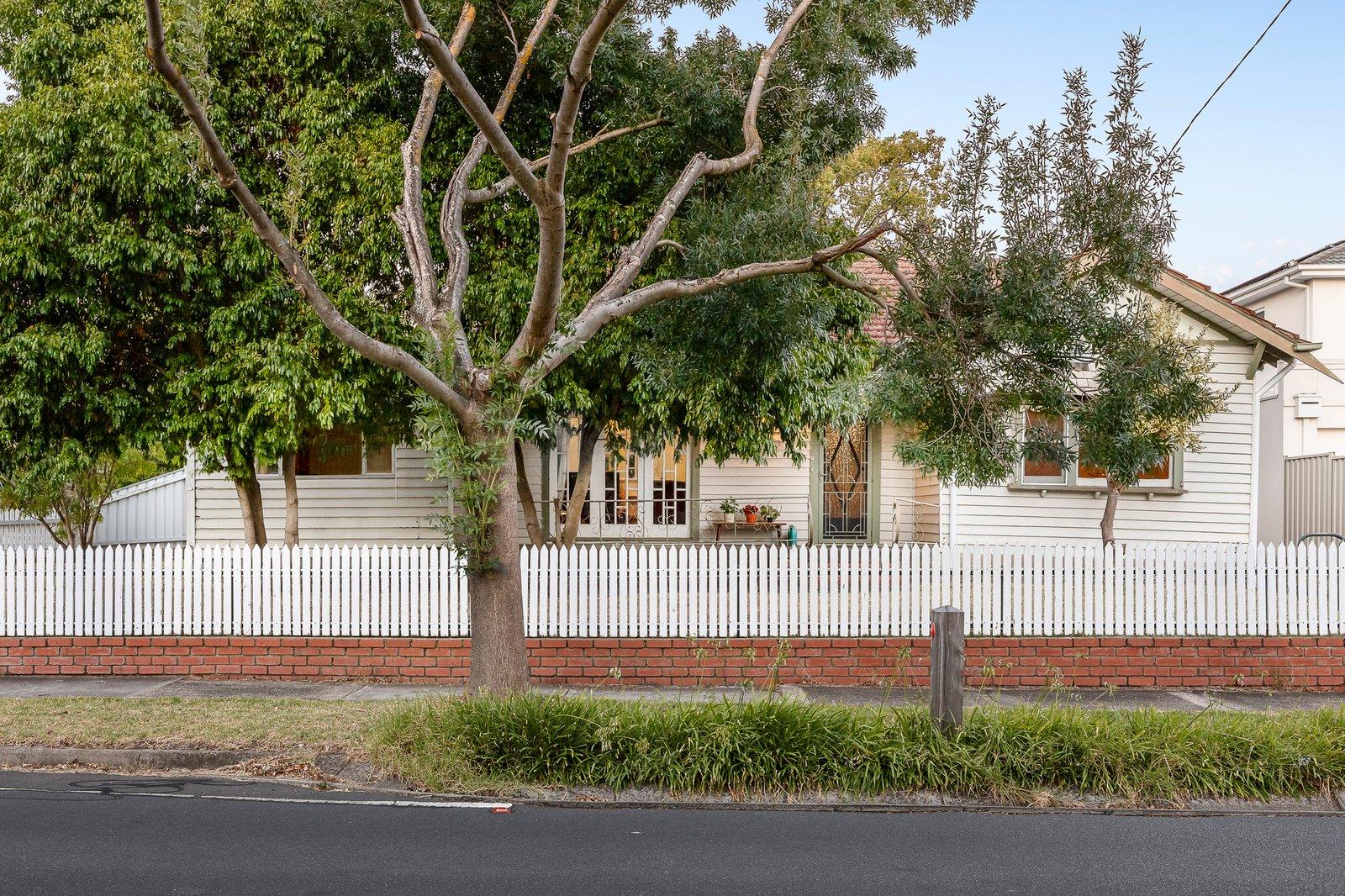 9 Albion Road, Glen Iris, 3146