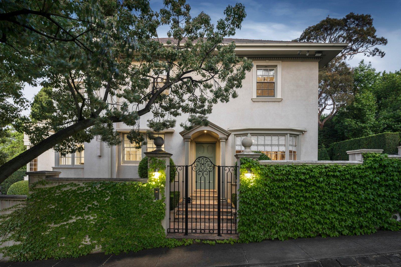 90 St Georges Road, Toorak, 3142