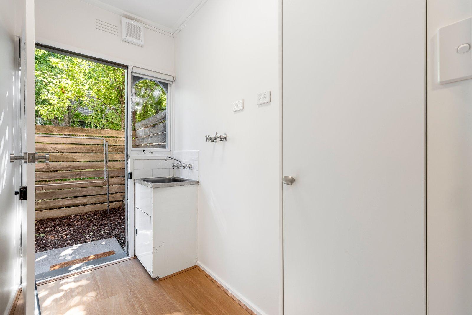 9/122-126 Milton Parade, Glen Iris, 3146