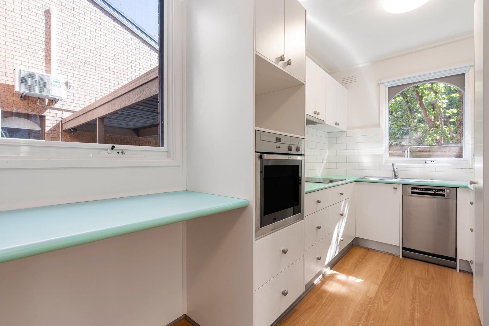 9/122-126 Milton Parade, Glen Iris, 3146