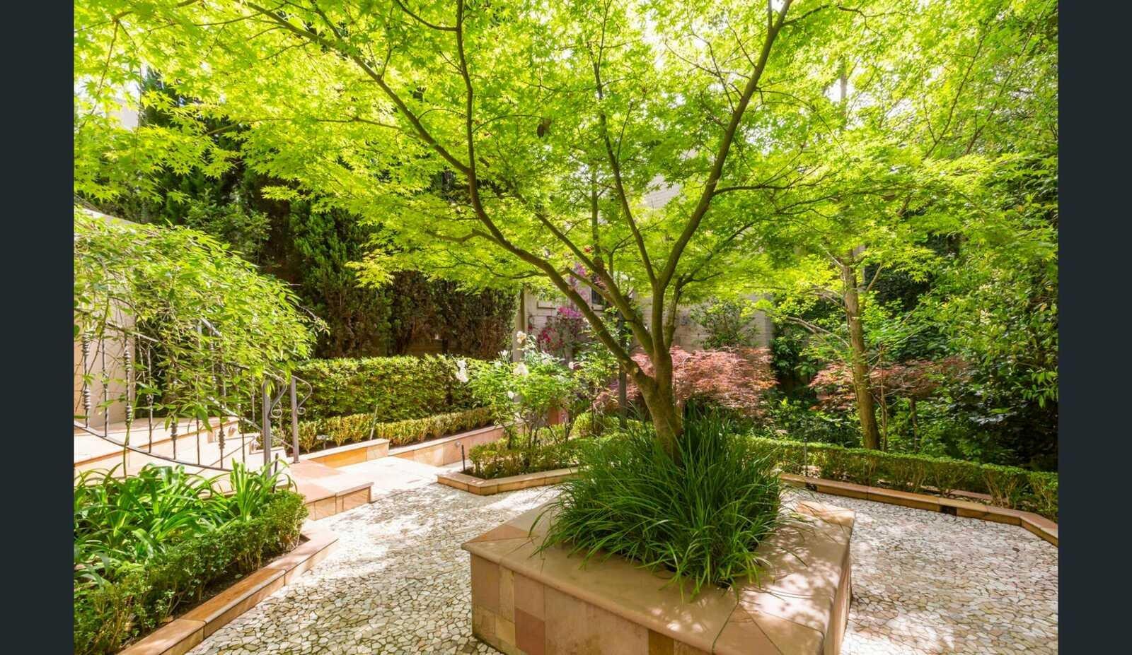 99 Grange Road, Toorak, 3142