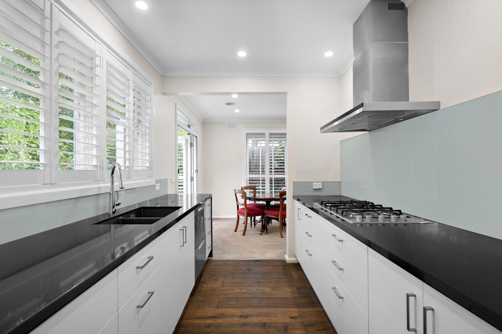 1-2/18 Pine Street, Brighton, 3186