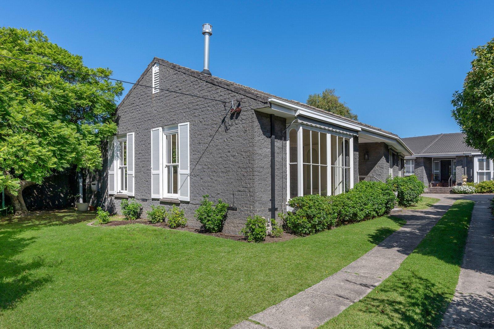 1-2/18 Pine Street, Brighton, 3186