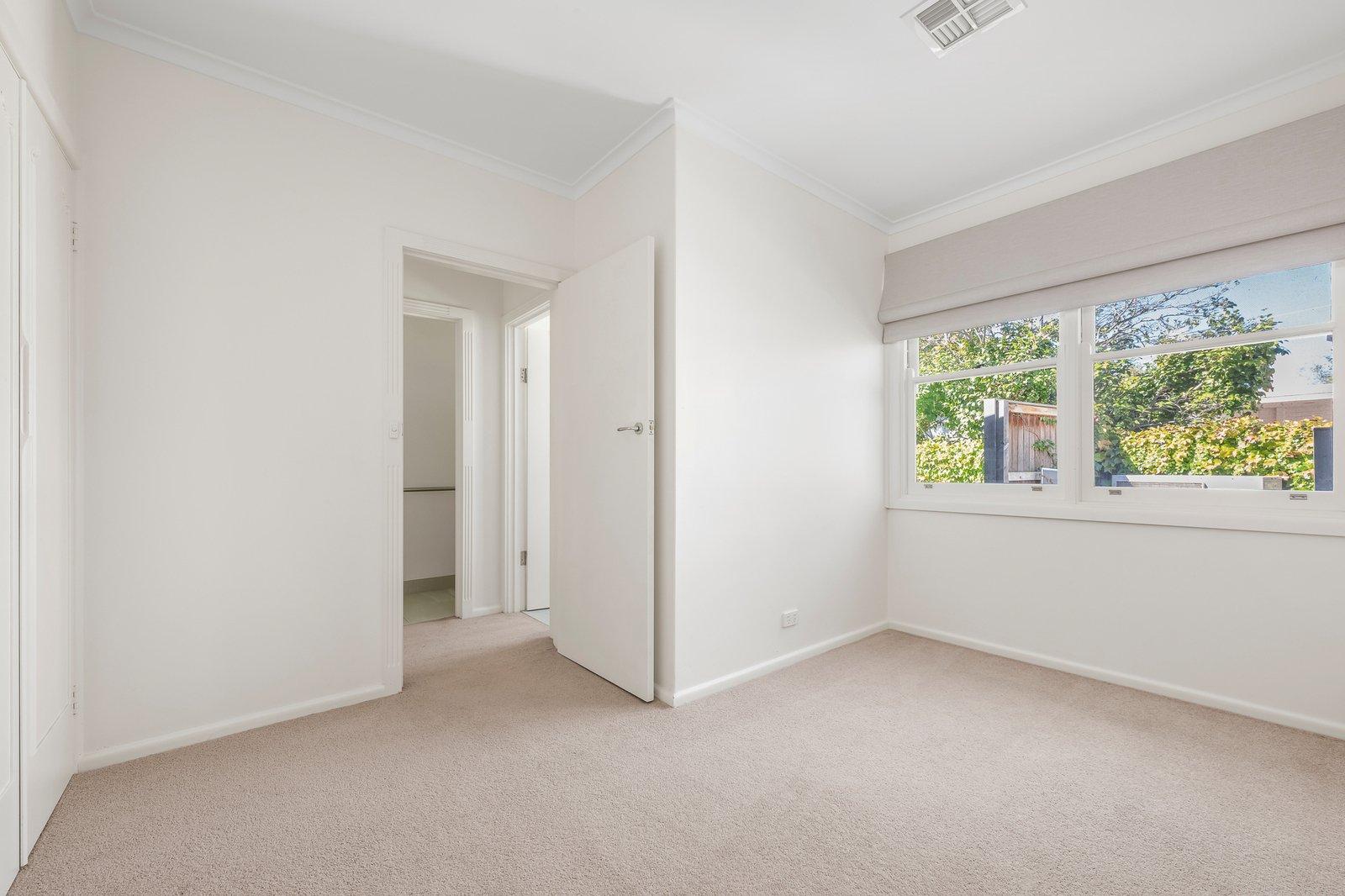 1-2/18 Pine Street, Brighton, 3186