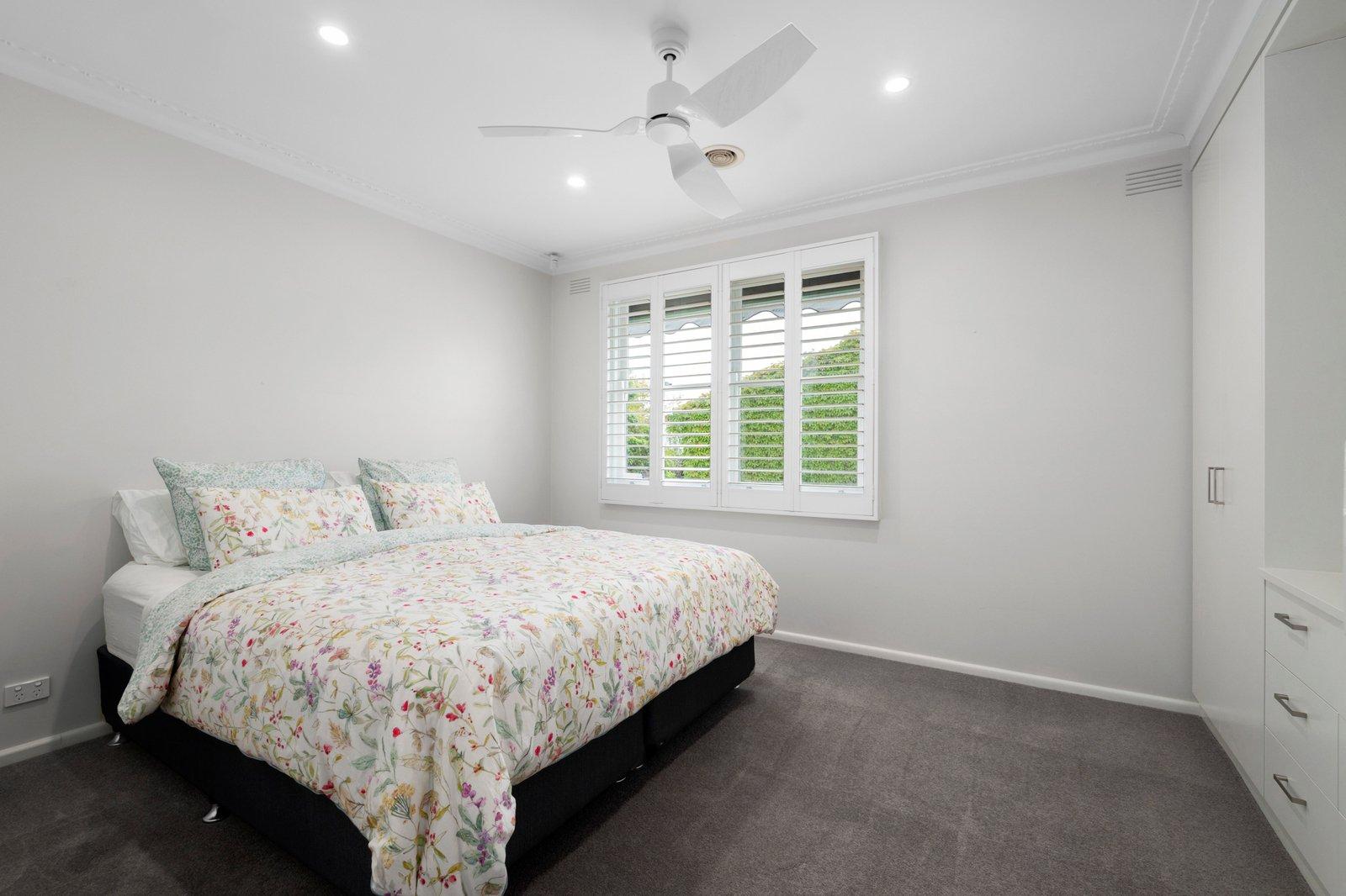 1-2/18 Pine Street, Brighton, 3186