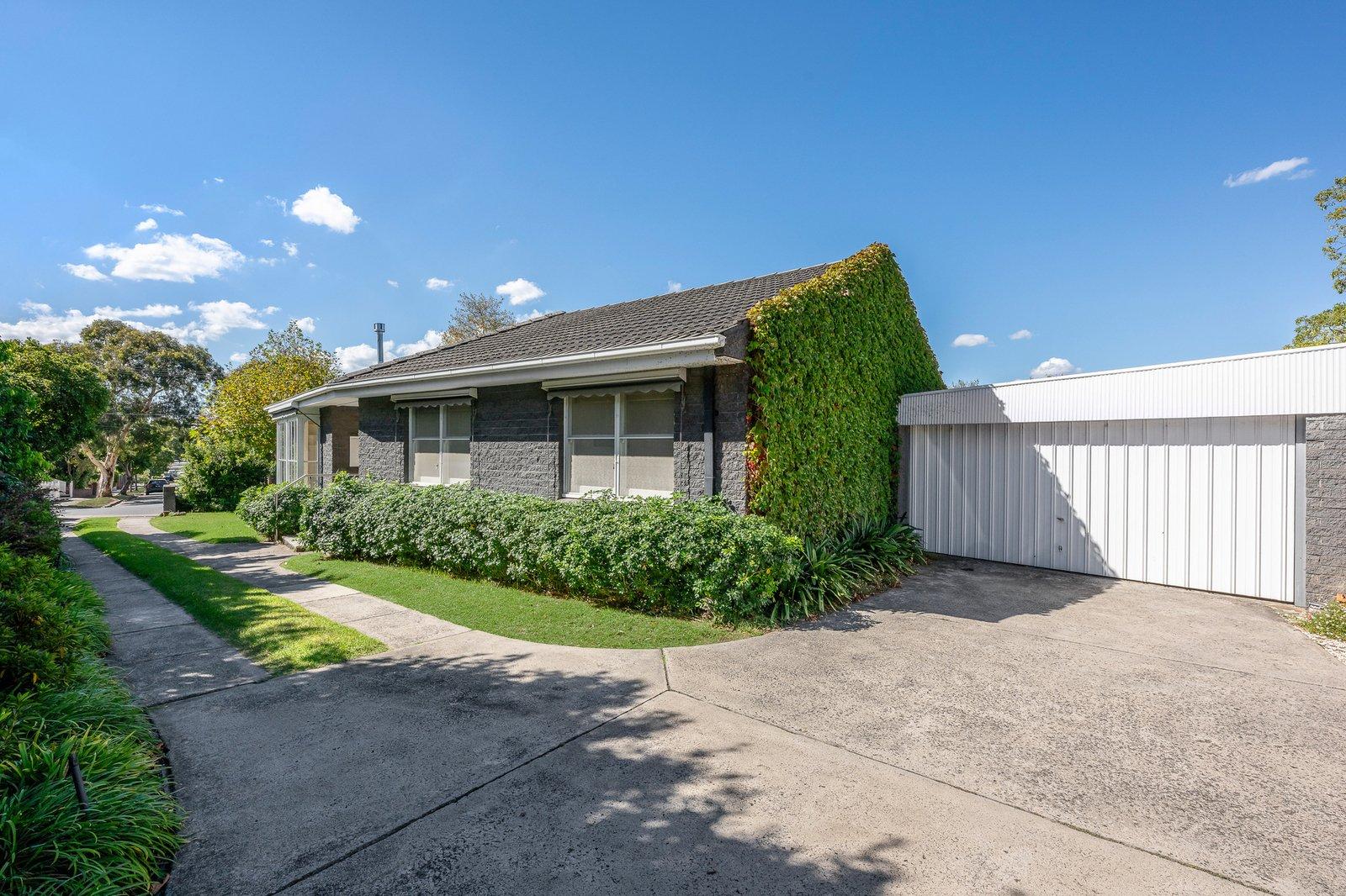 1-2/18 Pine Street, Brighton, 3186