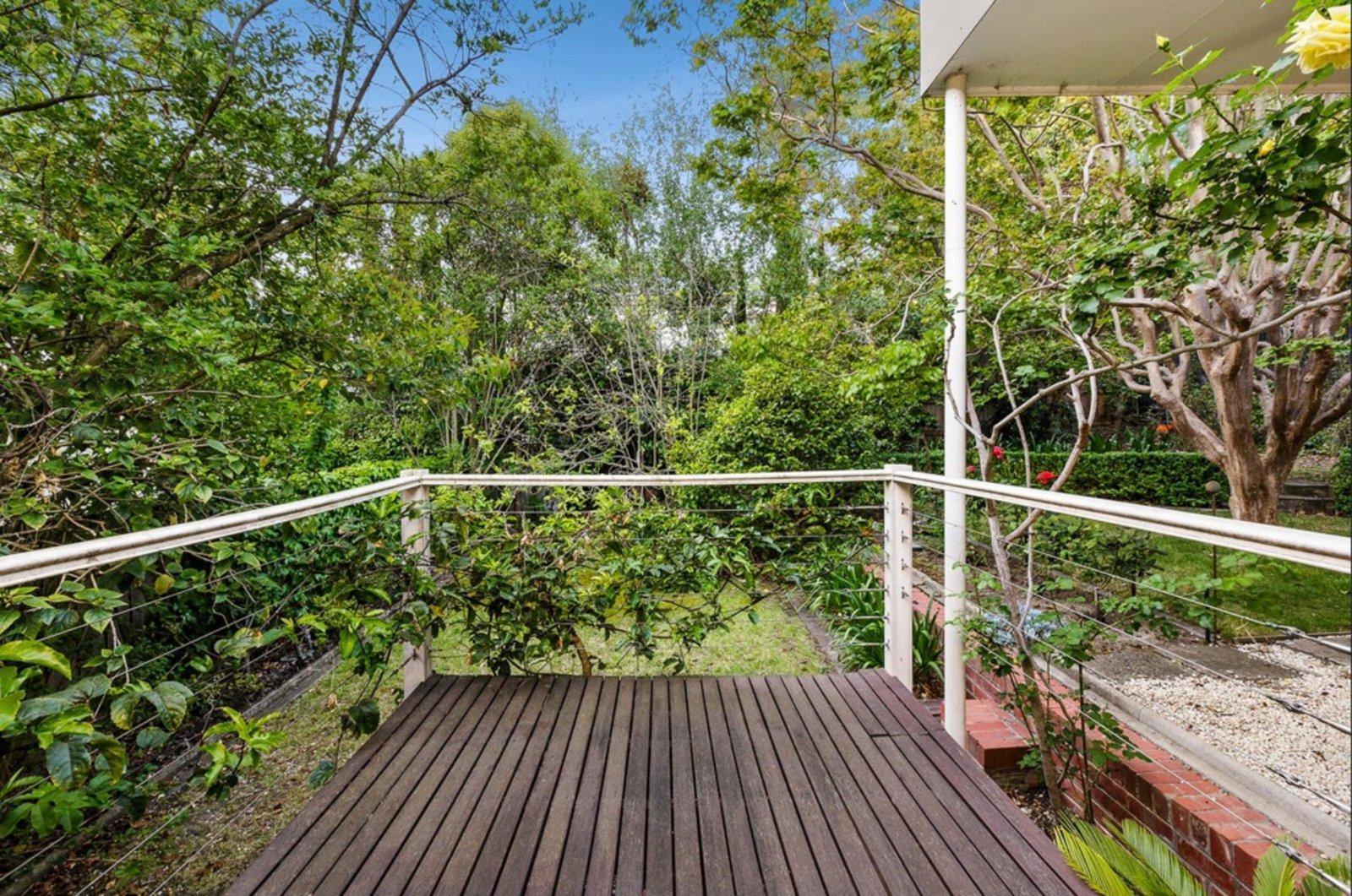 1 Nola Court, Toorak, 3142