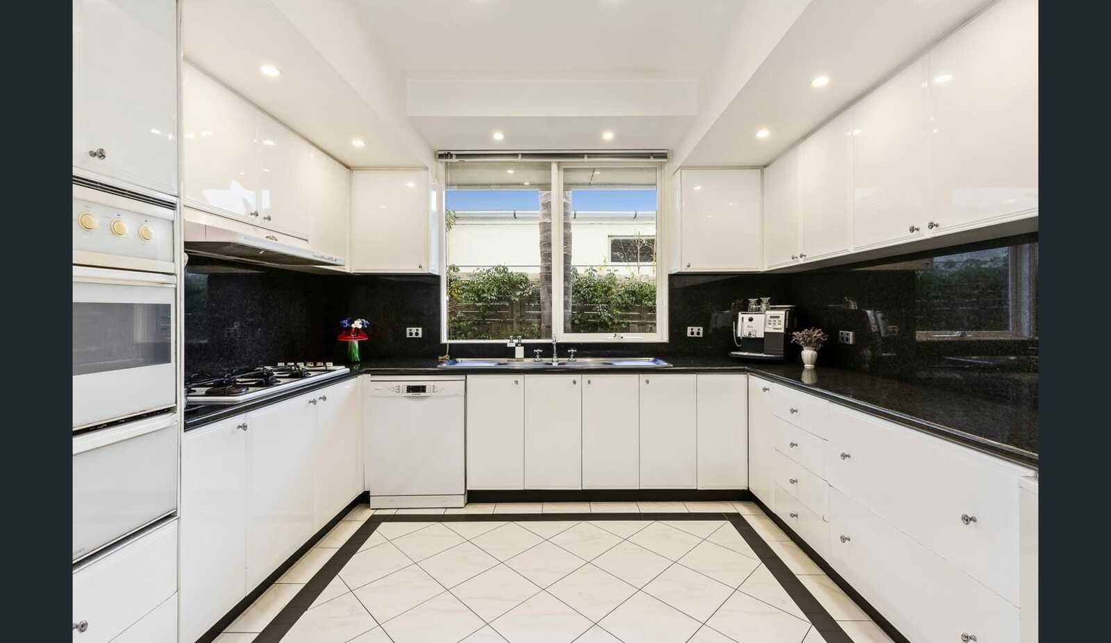 10 Talbot Street, Hampton, 3188