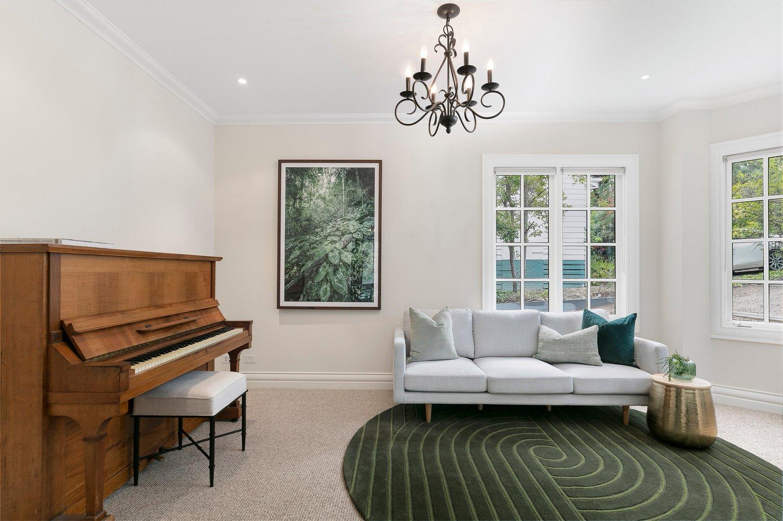 10 Acacia Avenue, Blackburn, 3130